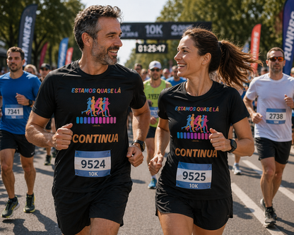 T-Shirt de corrida Estamos Quase Lá (Colorida) Unissexo – Doí Treinasses
