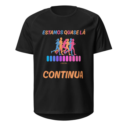 Mockup T-Shirt Estamos Quase Lá (Colorido) – Preto