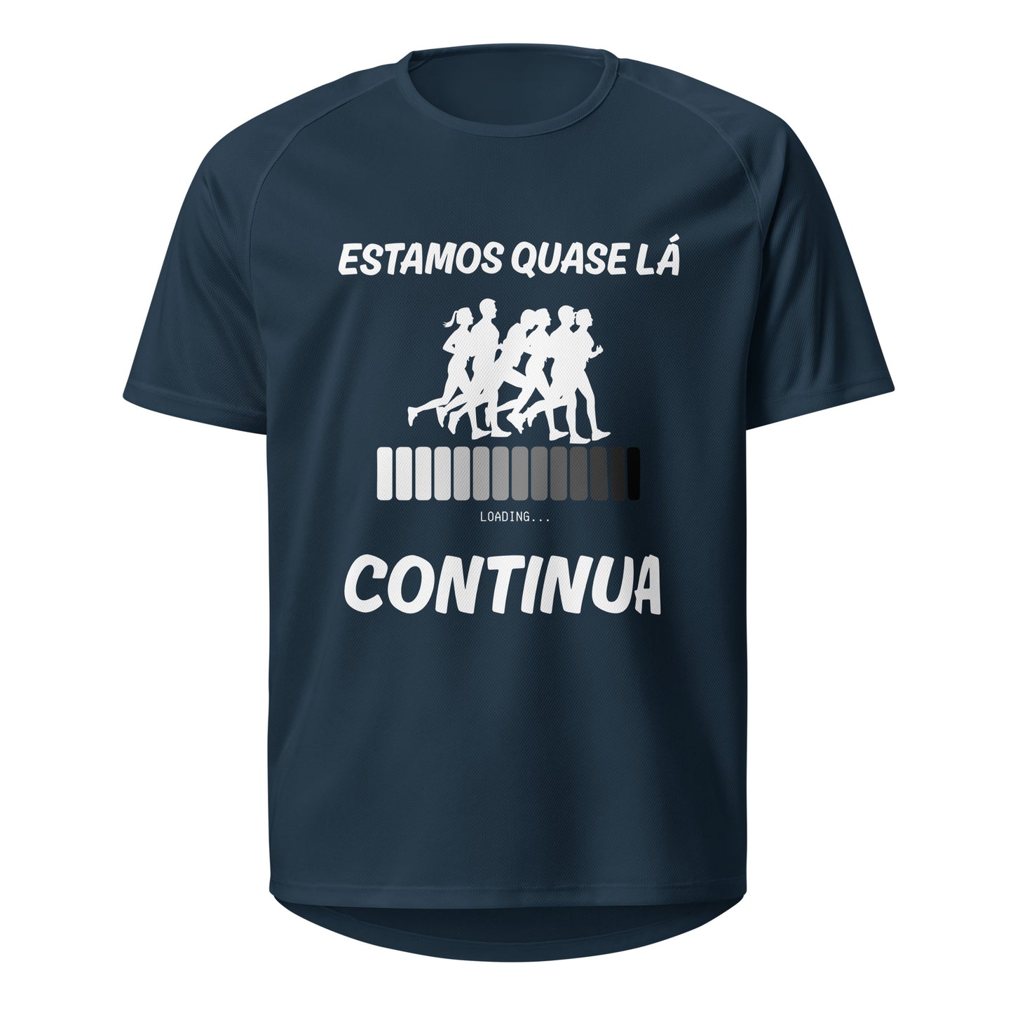 Mockup T-Shirt Estamos Quase Lá (P/B) – Azul Francês